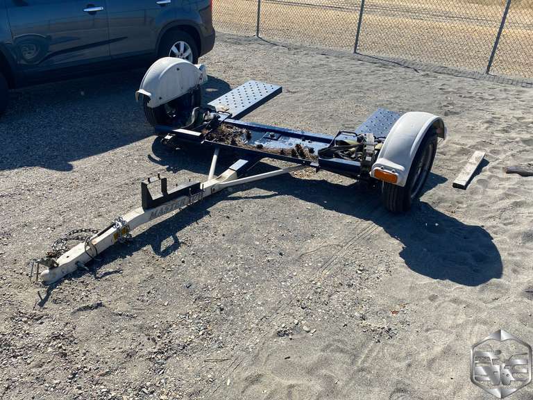 2006 Master Tow Dolly