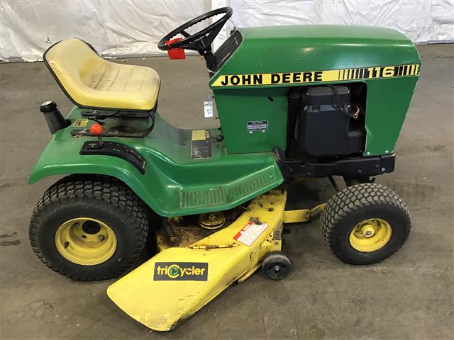 John Deere 116 Lawn Tractor 970S