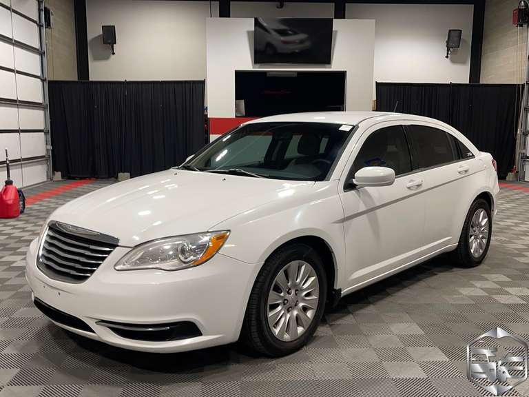 2013 Chrysler 200 LX
