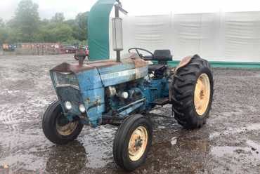 FORD 3000 TRACTOR