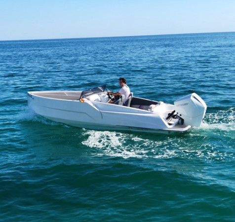18′ – 2021 D-Boat Diamond 550