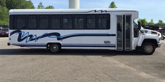 2005 GMC C5500 33 Passenger Bus