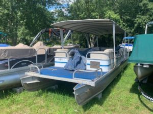 2001 28′ Playcraft w/ 2001 40HP Yamaha