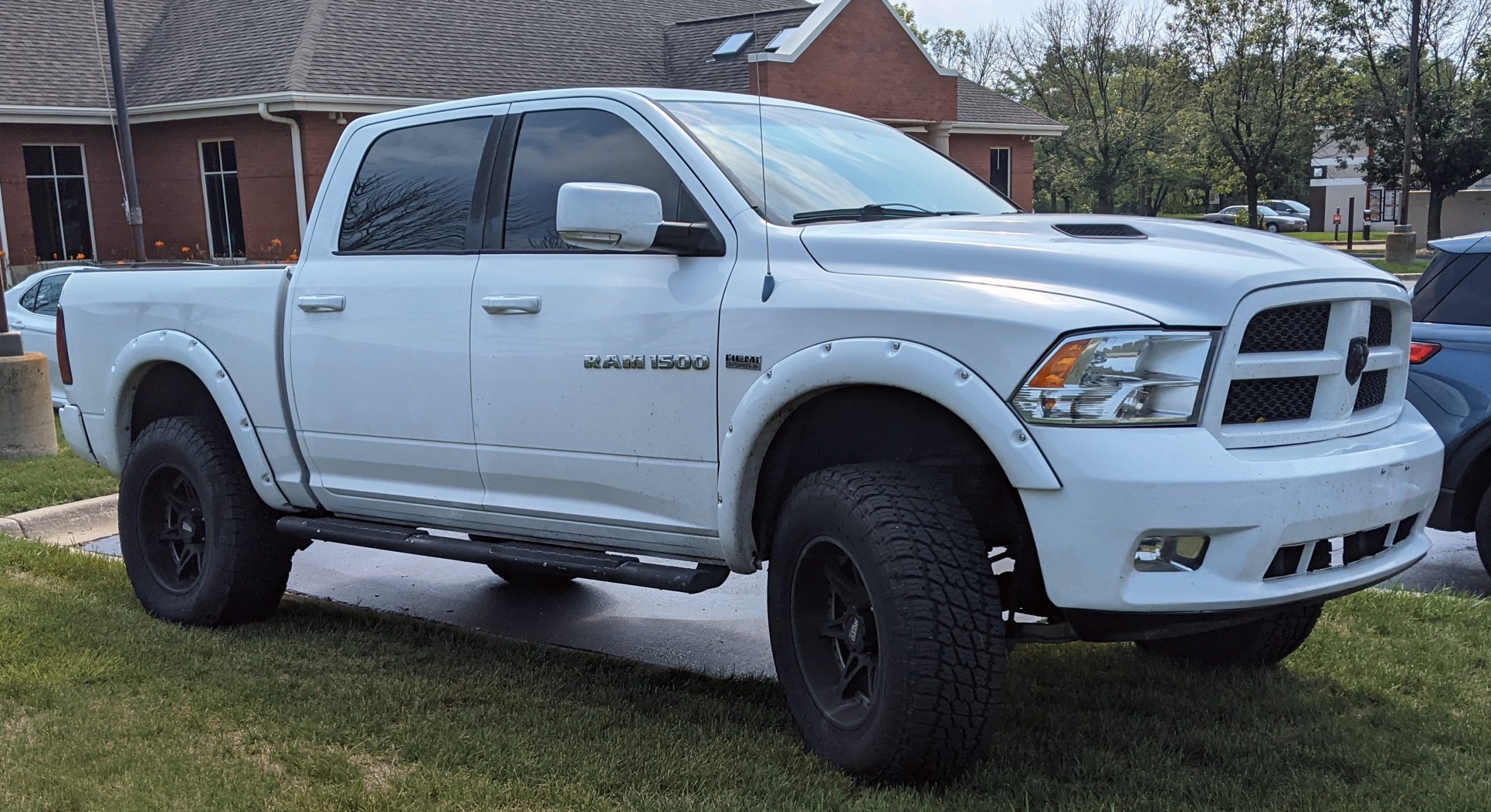 2012 Dodge RAM 1500 Crew Cab Sport