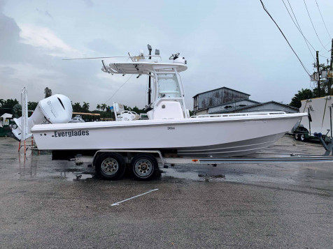 24′ – 2015 Everglades 243 Center Console