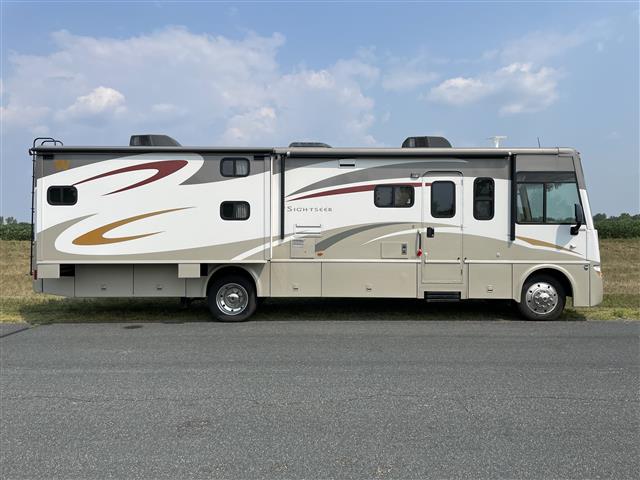 2012  Winnebago Sightseer 35J