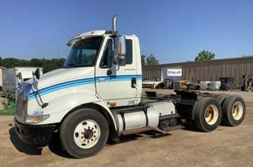 2007 International 8600 SBA 6×4 Semi