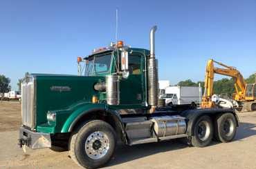 2001 Kenworth T800 Semi