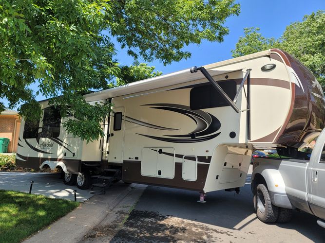 2016 Lifestyle Alfa Gold AG3905