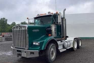 1999 KENWORTH T800 Semi