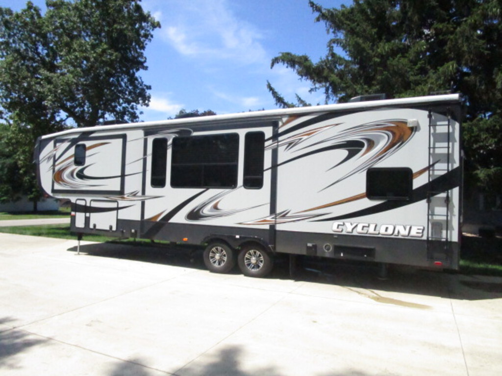 2014 Heartland Cyclone 3110