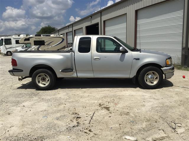 2000 Ford F-150 Lariat RWD