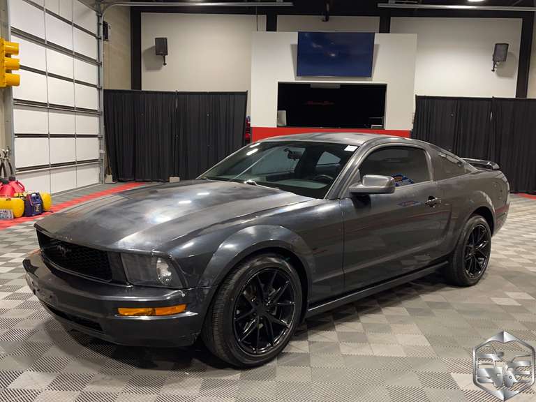 2005 Ford Mustang Premium