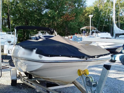 19′ – 2016 Bayliner 190 Deck Boat