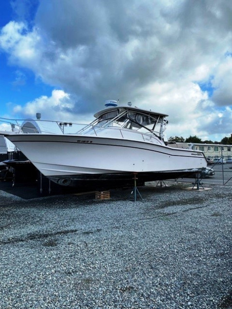33′ – 2002 Grady-White Express 330