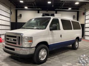 2014 Ford E350 Super Duty XLT