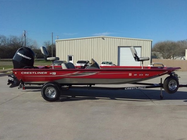 2012  Crestliner VT19