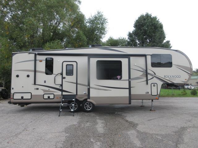 2018 Rockwood (by Forest River) Signature Ultra Lite 8297S