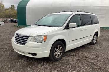 2010 Chrysler Town & Country Touring