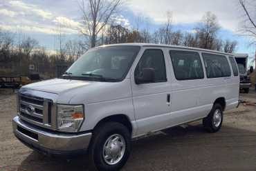 2011 Ford E-350 XLT