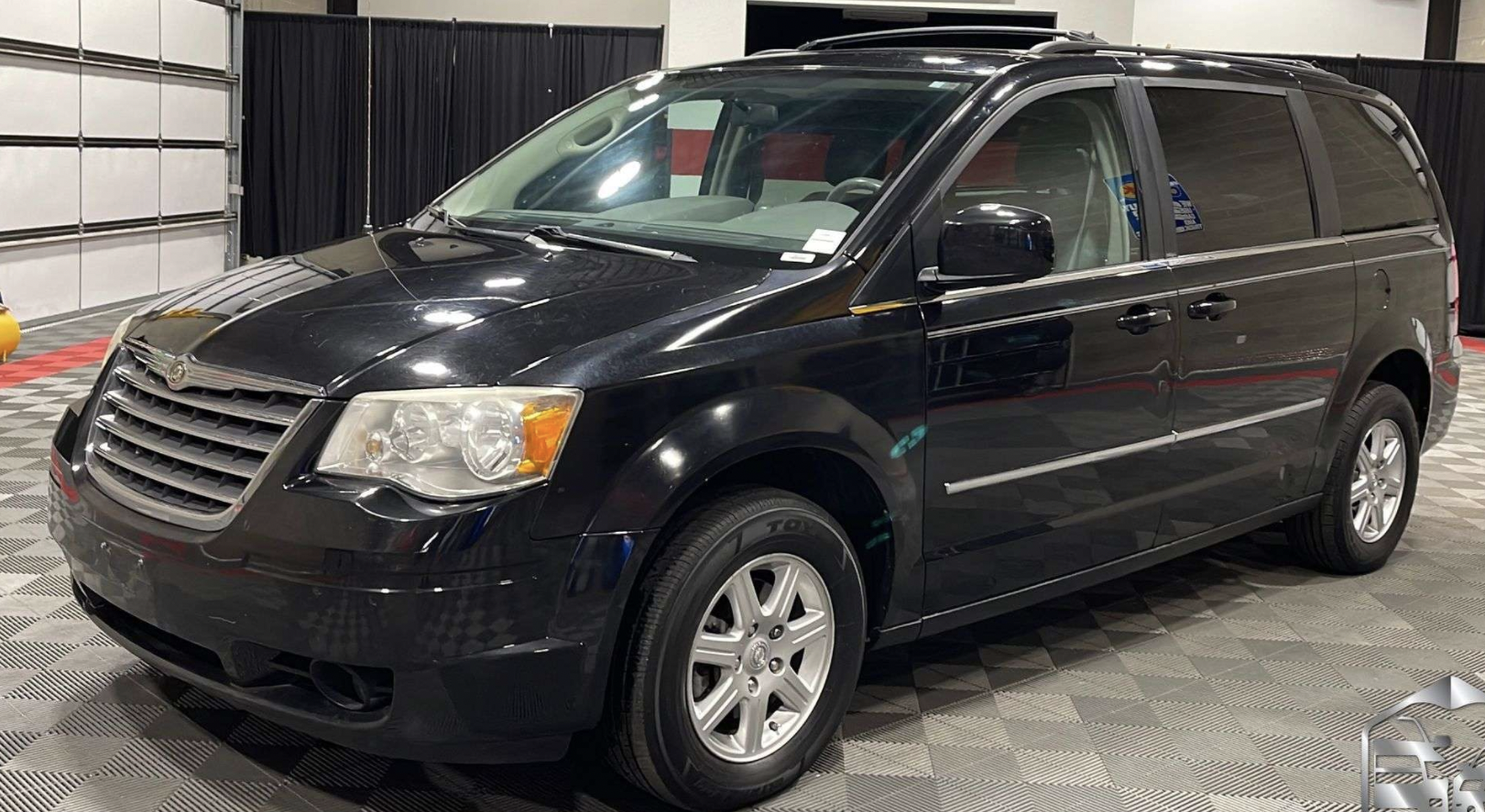 2010 Chrysler Town & Country Touring