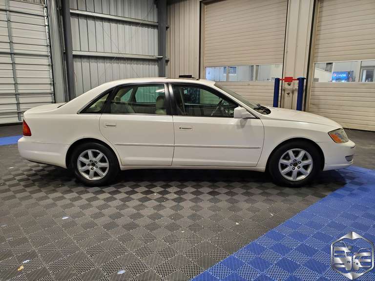2000 Toyota Avalon XLS