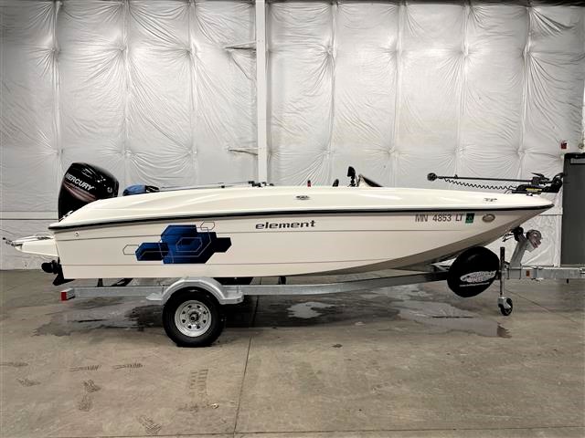 2018 Bayliner element e18