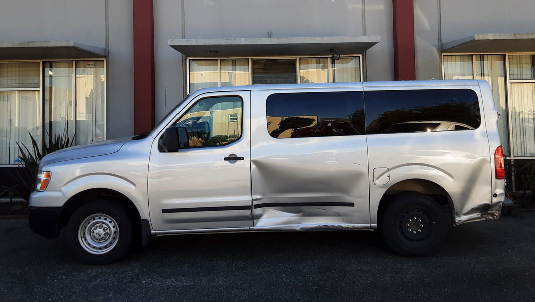 2016 Nissan NV3500 HD 12 Passenger