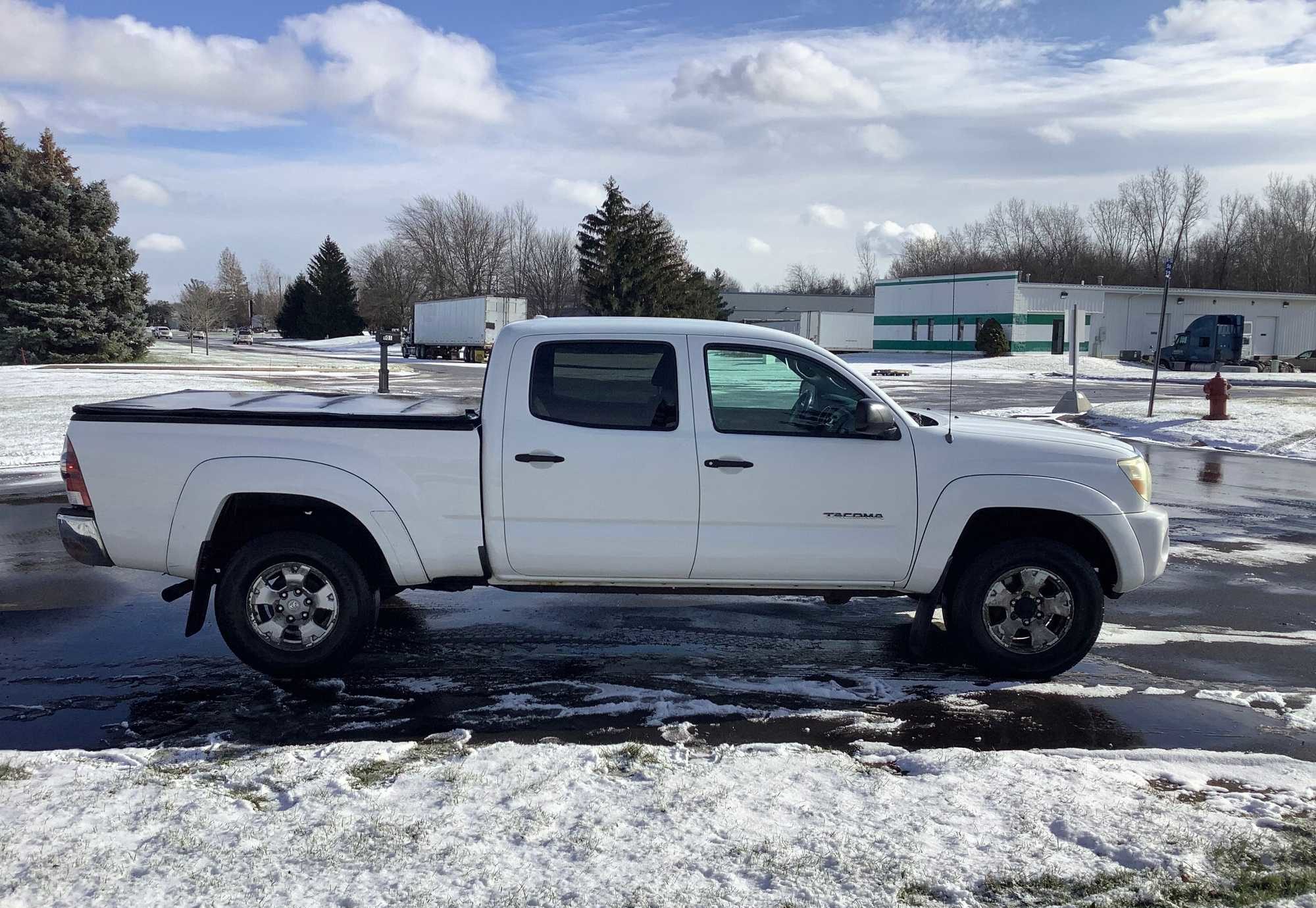 2009 Toyota Tacoma Double Cab Long Bed V6 Auto 4WD 4-DR Pickup