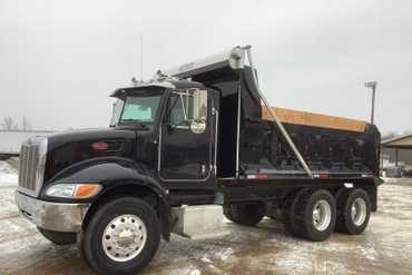 2005 PETERBILT 335 Tandem Axle Dump Truck