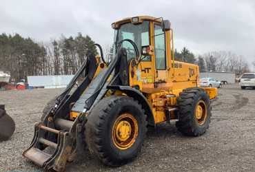 2001 JCB 426 BHT Loader with 3 yard bucket and fork attachment