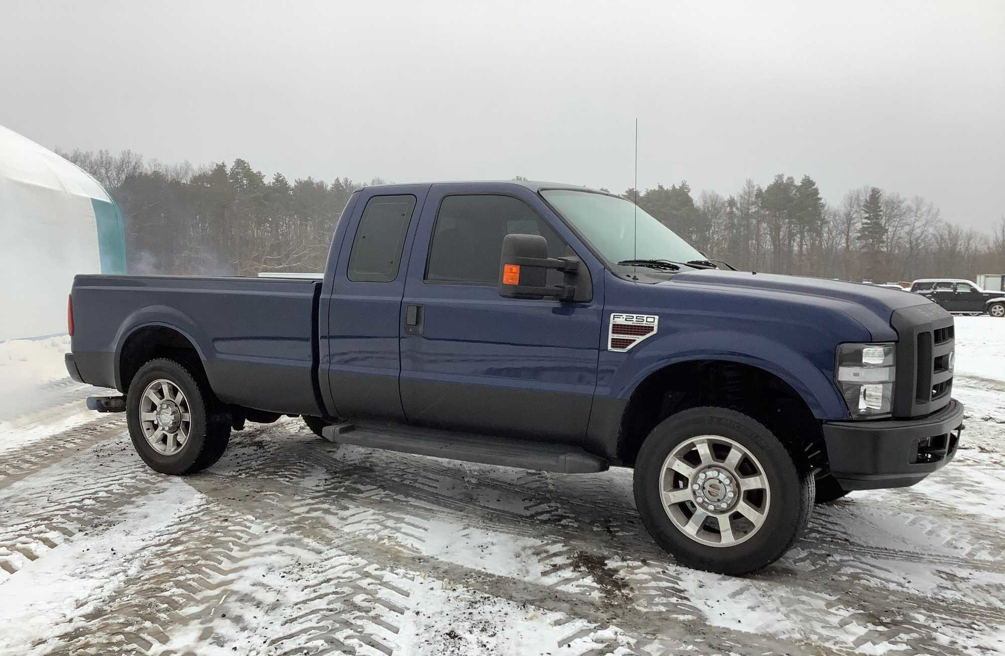 2008 Ford F250 XL SuperCab Long Bed 4WD Pcikup 4-DR