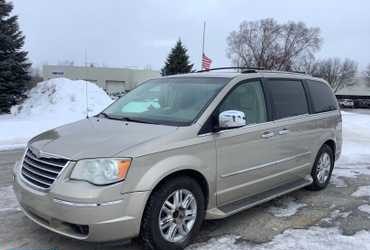 2008 Chrysler Town & Country Limited Sports Van