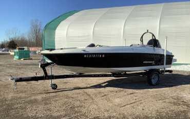 2016 Bayliner Element XL Boat