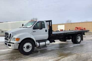 2015 Ford F-650 20’ Flatbed Truck