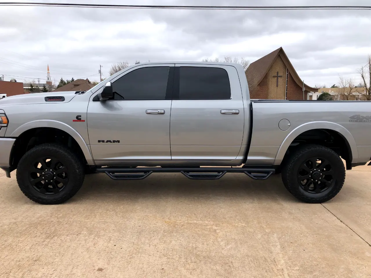2021 RAM 2500 Laramie 4×4 Crew Cab