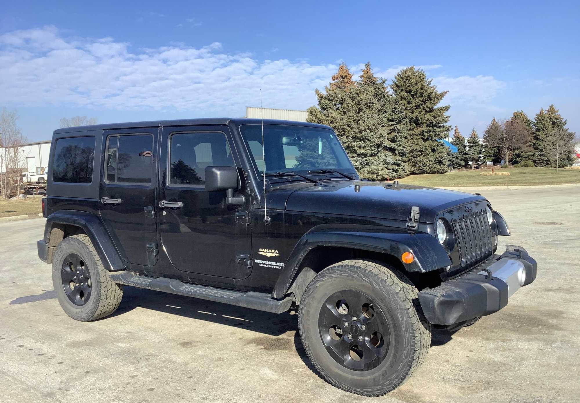 2015 Jeep Wrangler Unlimited Sahara 4WD Sport Utility 4-DR