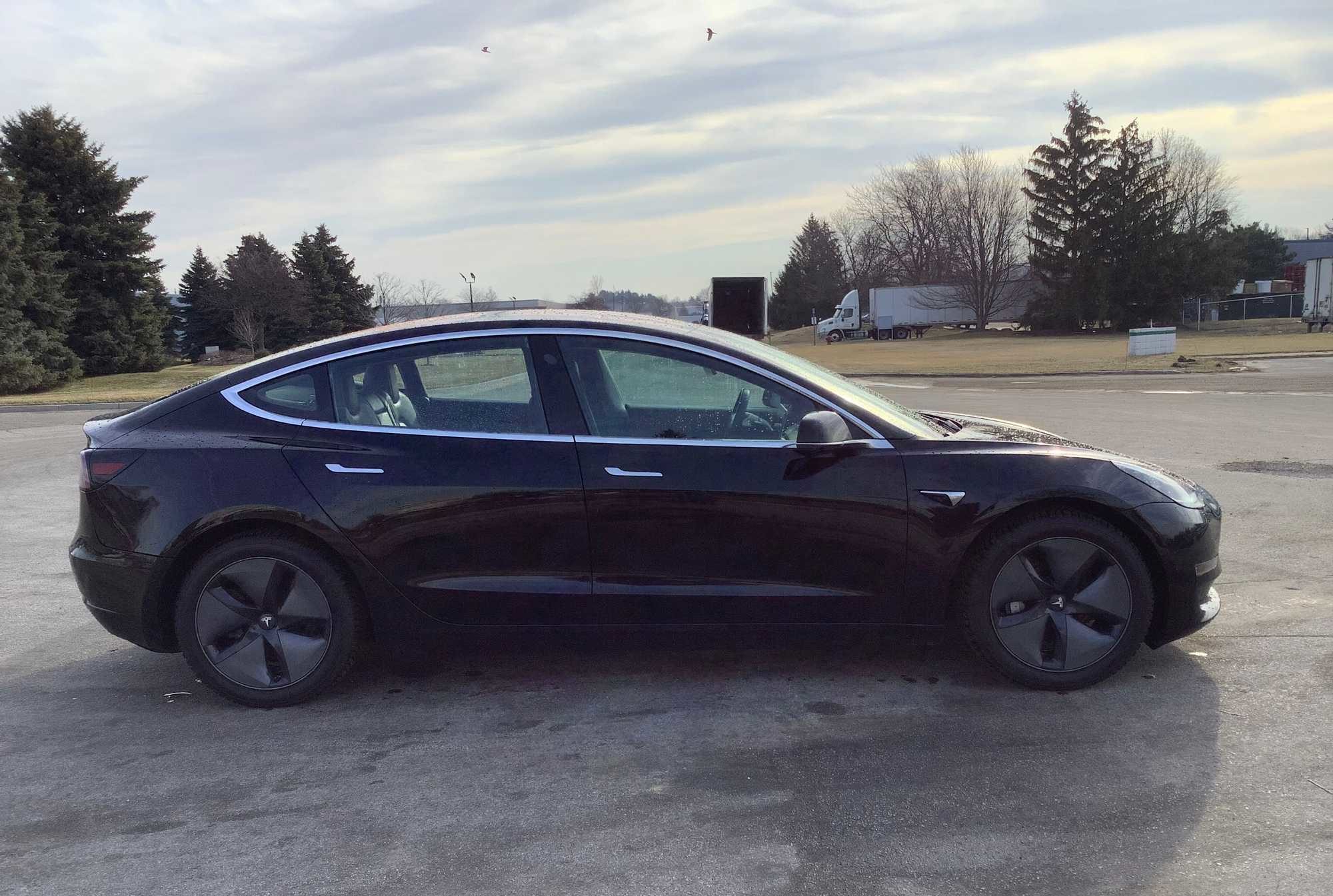 2018 Tesla Model 3 Sedan 4-DR