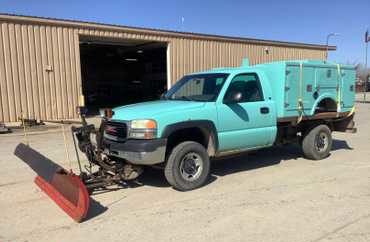 2001 GMC Sierra 2500 Flatbed with Snow Plow