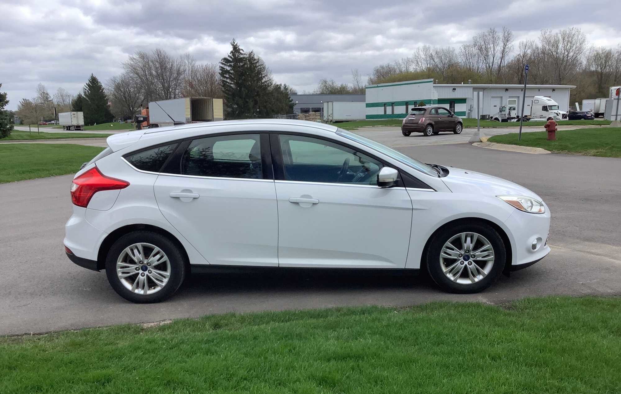 2012 Ford Focus SEL HATCHBACK 4-DR