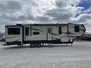 2017 Keystone Montana High Country HM379RD