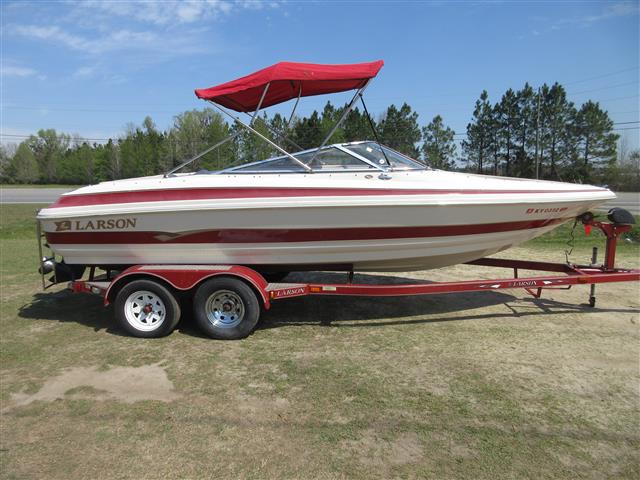 2001 Larson 212 LXI