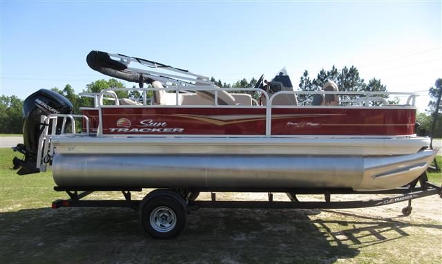 2022 Sun Tracker Bass Buggy 18 DLX