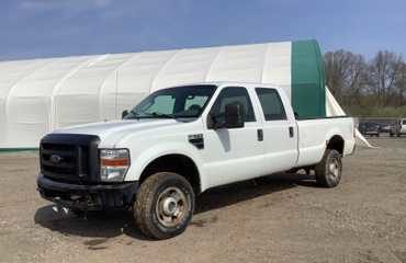 2010 Ford F-350 SRW XL Crew Cab 4WD Pickup