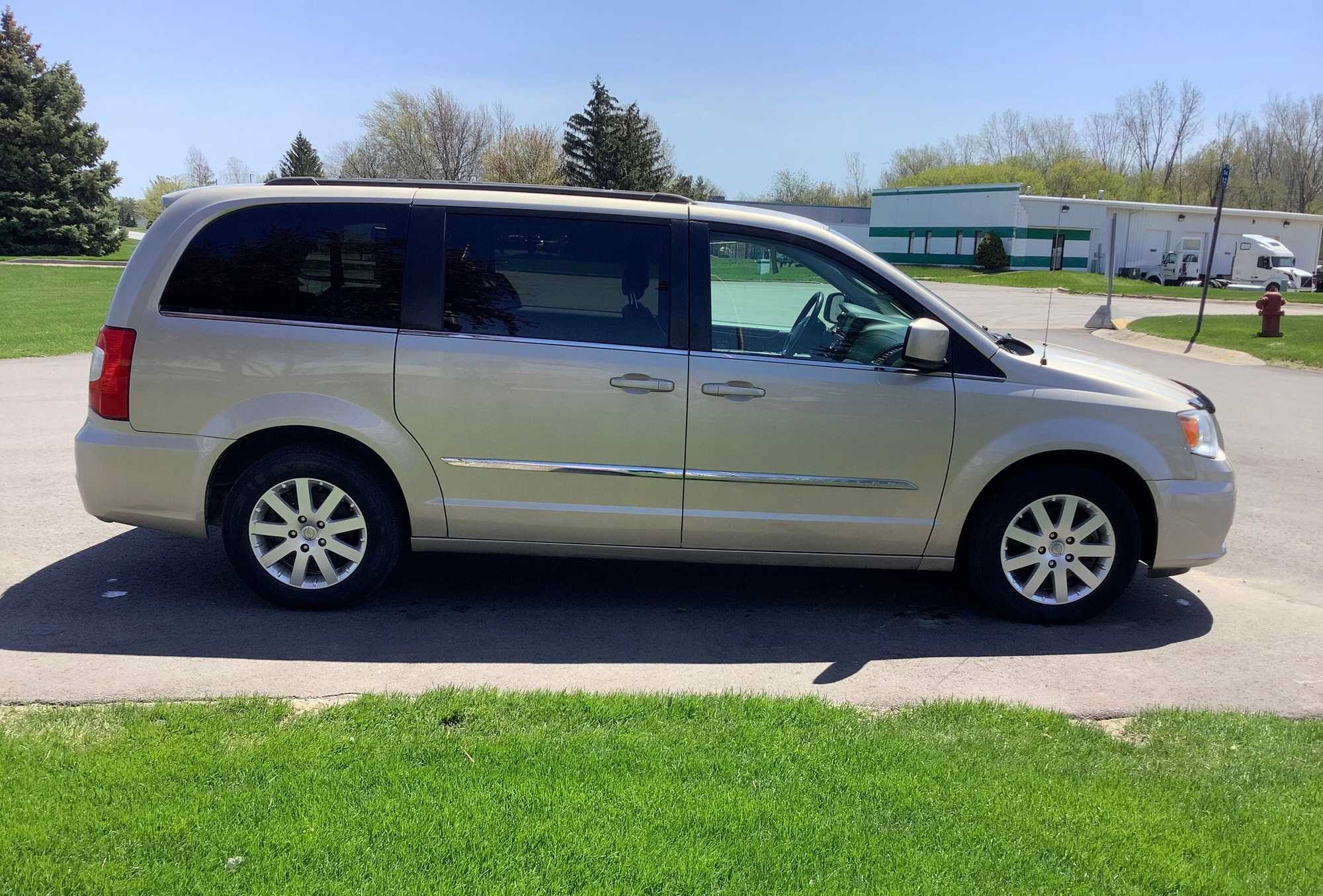 2012 Chrysler Town & Country Touring Sport Van