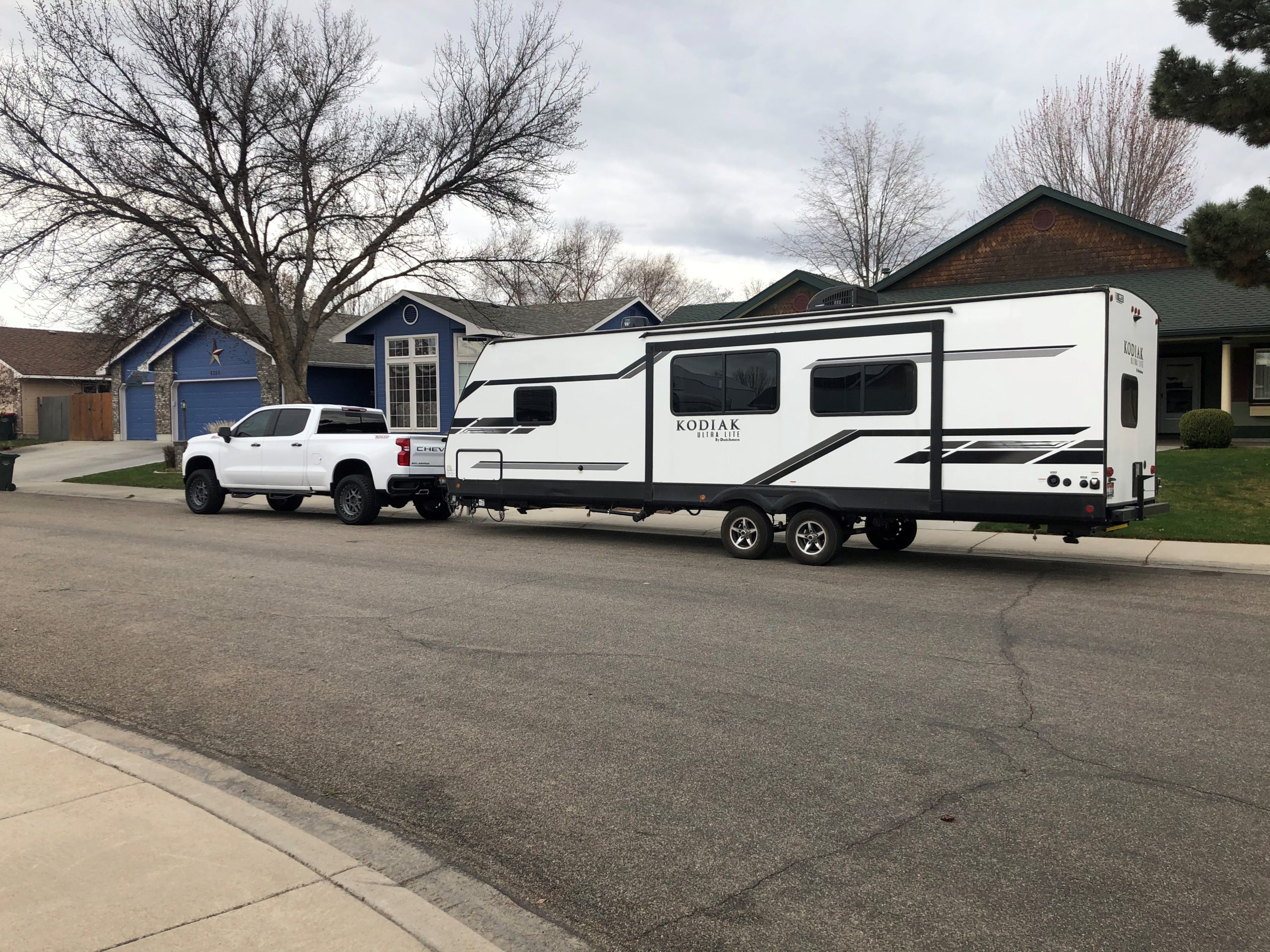 2021 Dutchman Trailer i