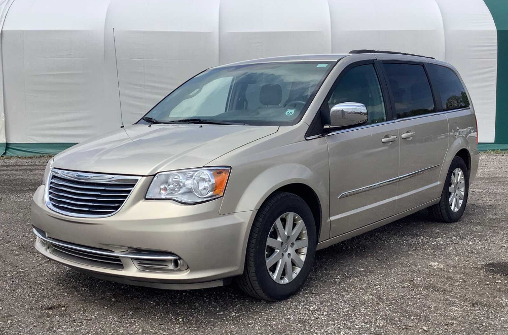 2012 Chrysler Town and Country TOURINGL Repo Finder