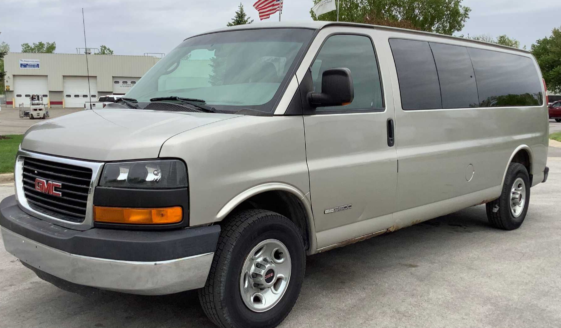 2004 GMC Savana G3500 Extended Sports Van