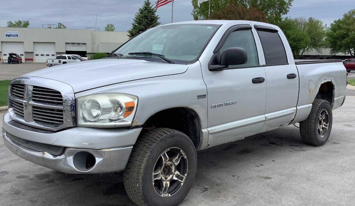 2007 Dodge Ram 1500 Quad Cab 4WD Crew Cab Pickup 4-DR