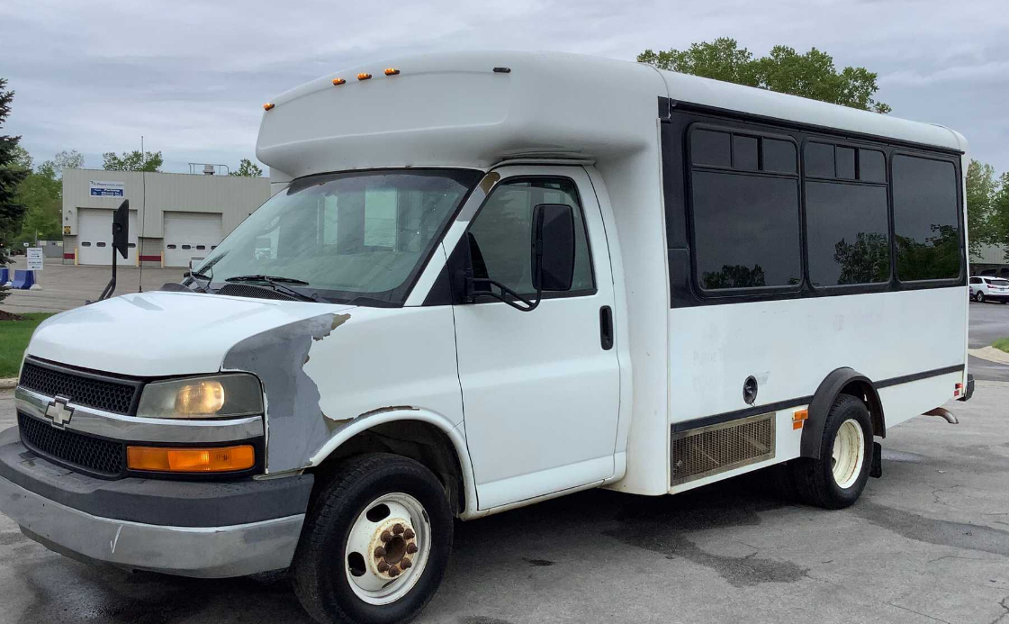 2009 Chevrolet Express 3500 Cutaway Bus